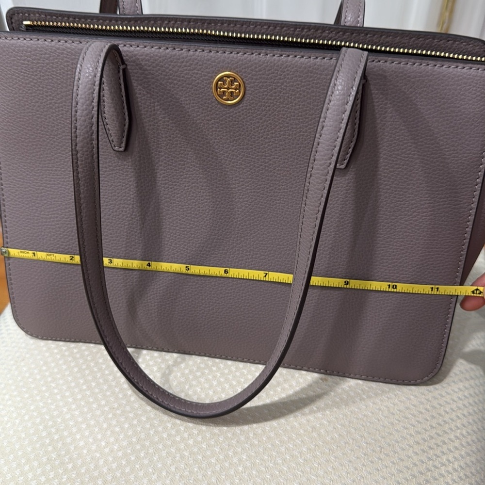 Tory Burch
 Tote Bag - Picture 8 of 10